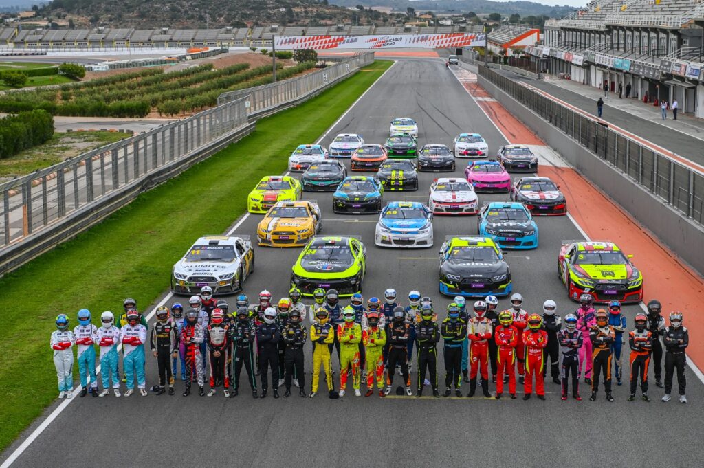 The 2025 drivers line up in front of their cars during the annual start-of-season photo shoot at Circuit Ricardo Tormo